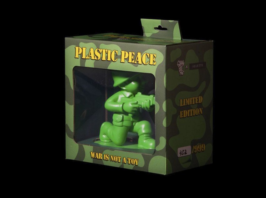 Декоративний об'єкт Plastic Peace, Limited Edition