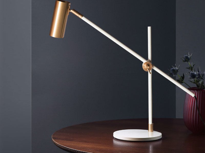 Настільна лампа Lektor, біла/латунь Настільна лампа Lektor, біла/латунь