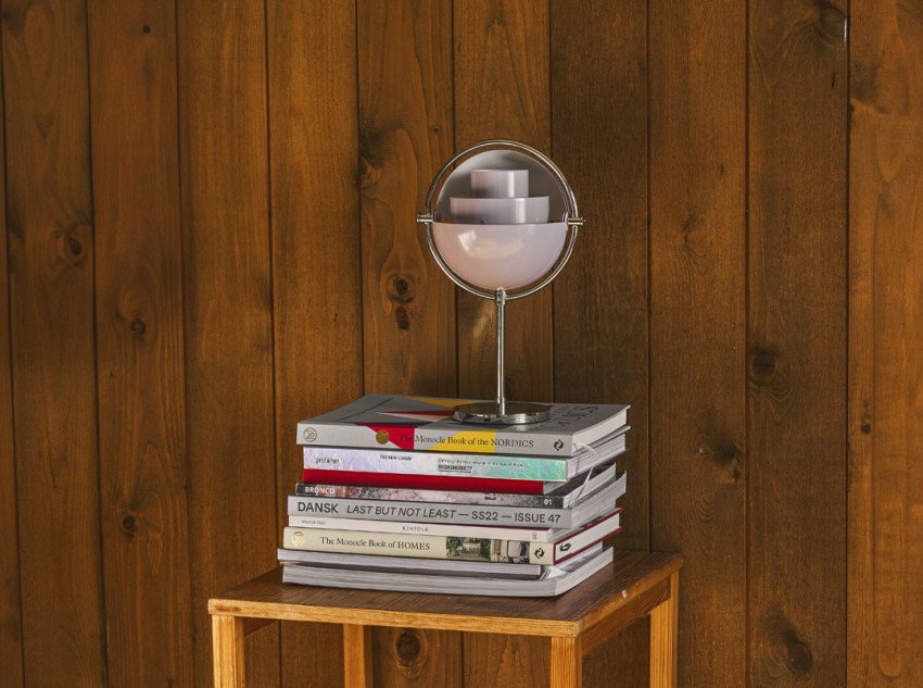 Портативная лампа Multi-lite, бледно-сиреневая/хром Портативная лампа Multi-lite, бледно-сиреневая/хром