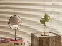 Портативная лампа Multi-lite, пастельно-серая/латунь