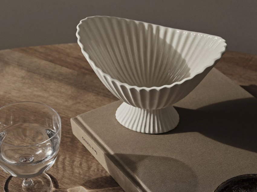 Ваза Fountain bowl, маленька, брудно-біла Ваза Fountain bowl, маленька, брудно-біла