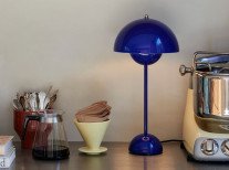 Настільна лампа Flowerpot VP3, кобальтово-синя