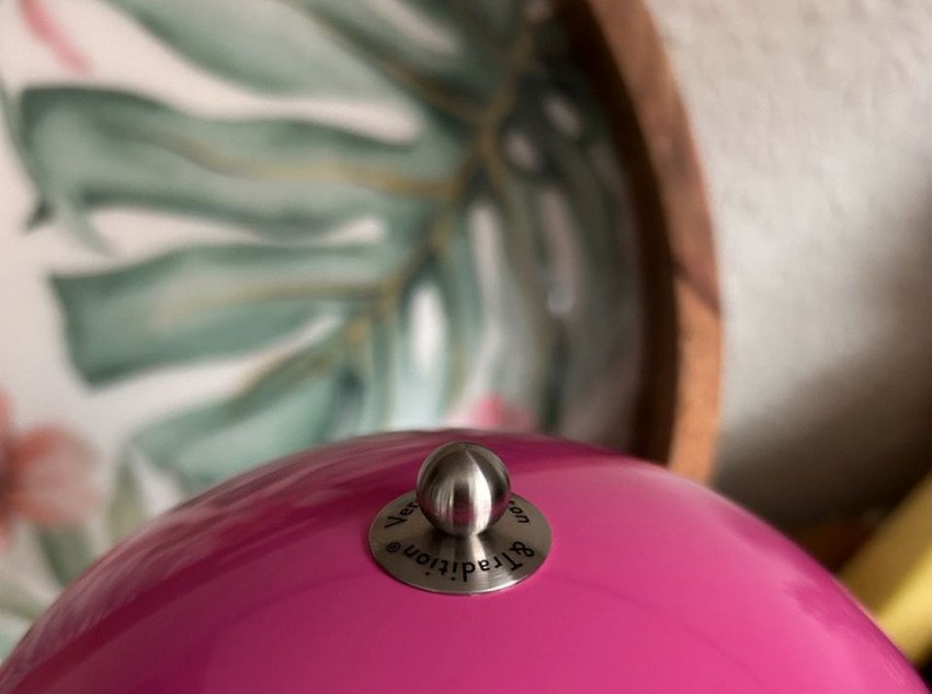 Настольная лампа Flowerpot VP3, остро-розовая