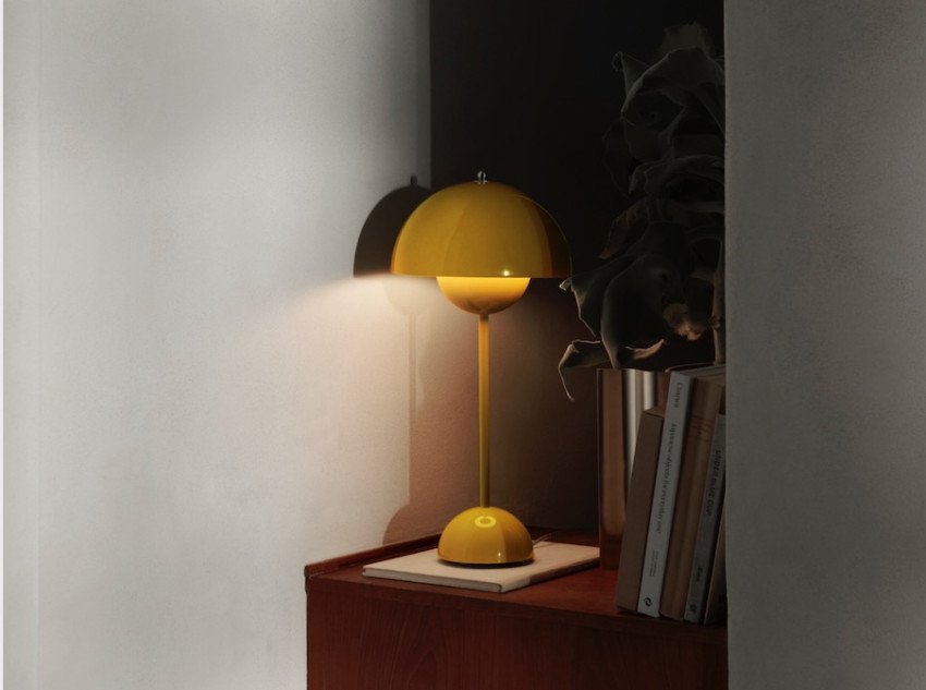 Настільна лампа Flowerpot VP3, гірчична