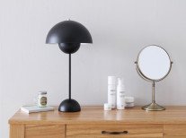 Настільна лампа Flowerpot VP3, чорна матова