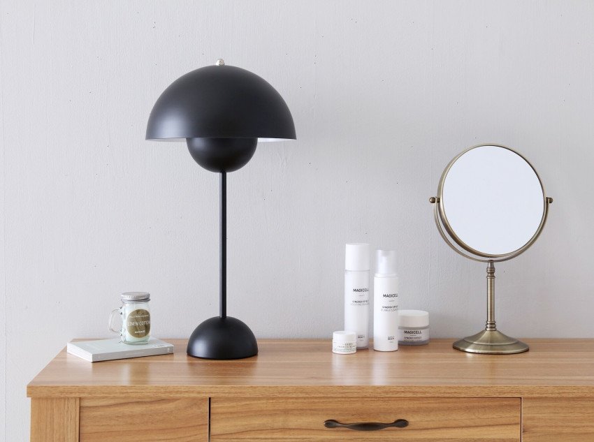 Настільна лампа Flowerpot VP3, чорна матова