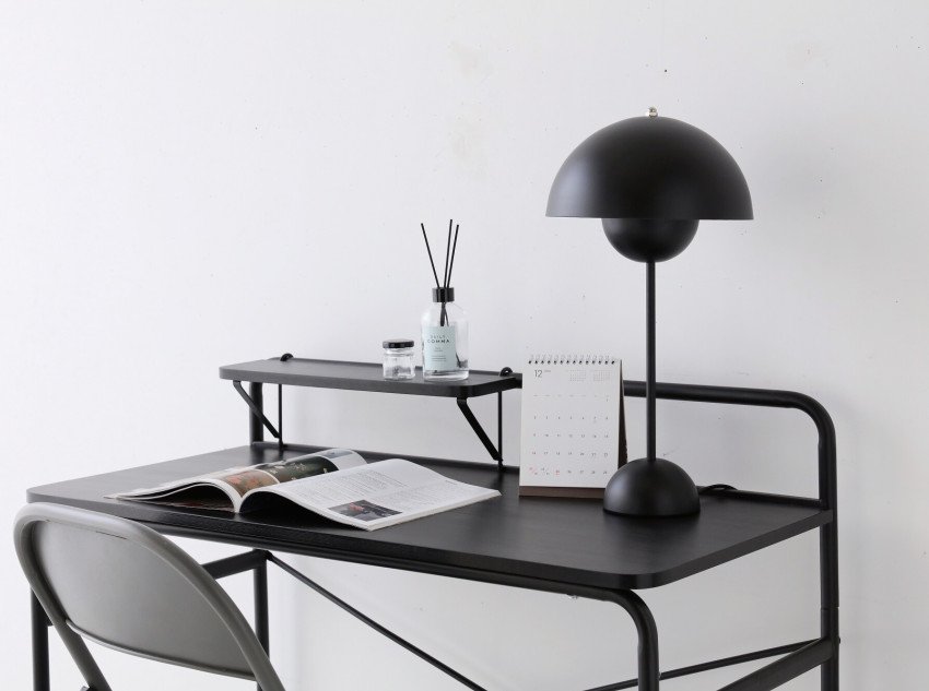 Настільна лампа Flowerpot VP3, чорна матова