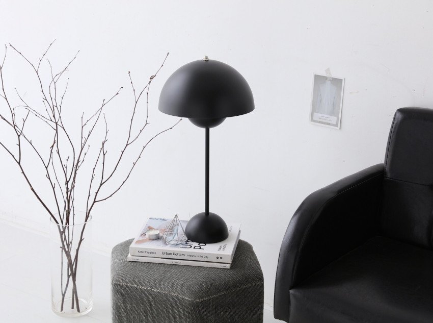 Настільна лампа Flowerpot VP3, чорна матова