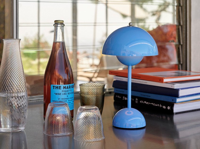 Портативная лампа Flowerpot VP9, светло-голубая