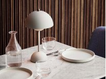 Портативна лампа Flowerpot VP9, світло-сіра матова