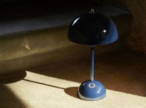 Портативная лампа Flowerpot VP9, сталевий синій