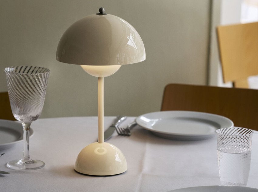 Портативная лампа Flowerpot VP9, слоновая кость