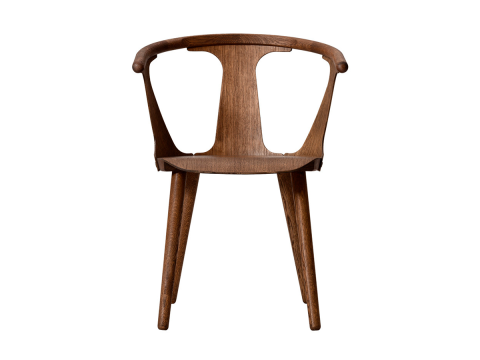 Cтілець In between SK1, темний дуб Cтілець In between SK1, темний дуб