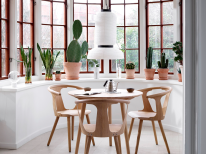 Cтілець In between SK1, темний дуб Cтілець In between SK1, темний дуб