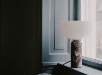 Настольная лампа Kizu, маленькая, мрамор Rosso Levanto/белый акрил