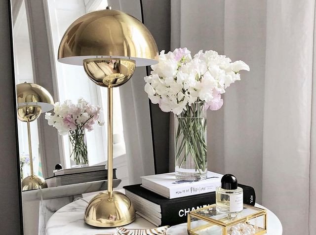 Настільна лампа Flowerpot VP3 латунна