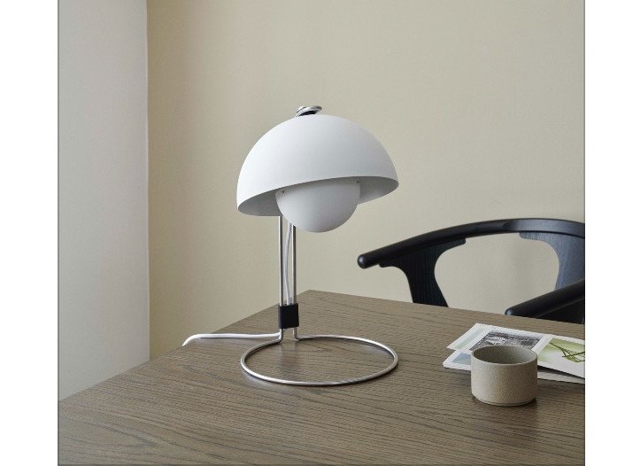 Настільна лампа Flowerpot VP4, біла матова