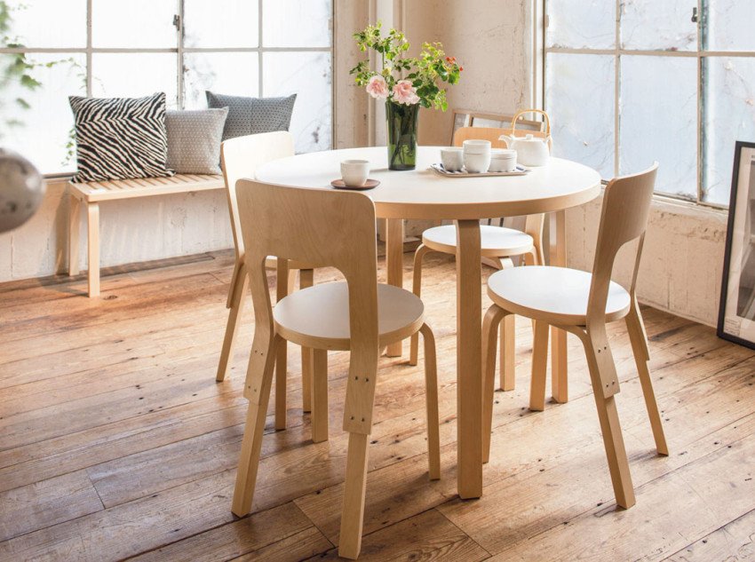 Стілець Chair 66, світла основа/чорне сидіння