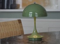 Портативний світильник Panthella V3, зелений