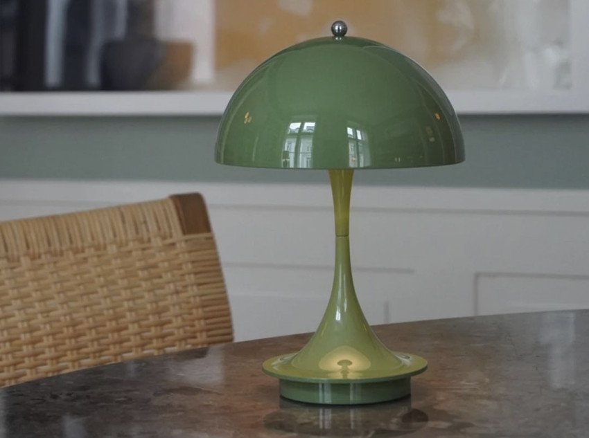 Портативний світильник Panthella V3, зелений