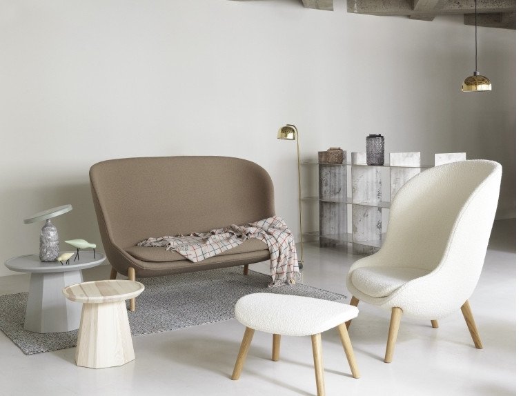 Лаунж крісло Hyg, високе, сіре з чорними ніжками