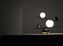 Настільна лампа Balance, золота Настільна лампа Balance, золота